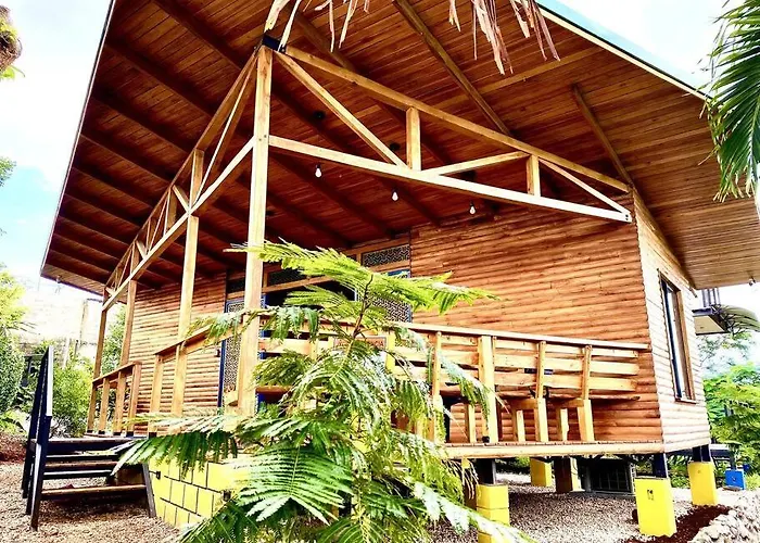 Hoja Azul - Sustainable Teak Modern In