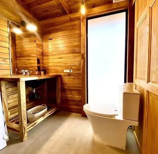 Hoja Azul - Sustainable Teak Modern In