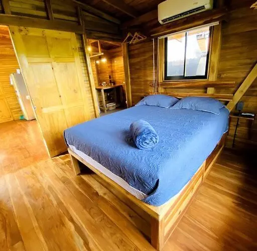 Hoja Azul - Sustainable Teak Modern In Apartamento *